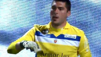 沙特联半场：莫克瓦纳造点+进球，哈森姆2-1拉斯永恒（沙特联半场战报：莫克瓦纳造点并破门，哈森姆暂以2-1领先拉斯永恒）