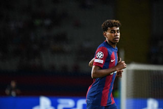 防线告急！曼联连续9场失球，英超丢球数高居第六（后防告急：曼联已连续9场被破门，英超失球数位列第六）