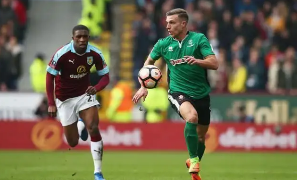 47岁斯洛特赢了！利物浦1-0创欧冠16年纪录 萨拉赫再遭炮轰