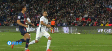 西甲新赛季年度赛事收官 巴萨稳居积分榜榜首（西甲新赛季收官，巴萨稳坐积分榜首位）