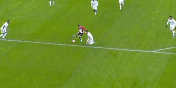 前锋冷静破门，展现成熟心态