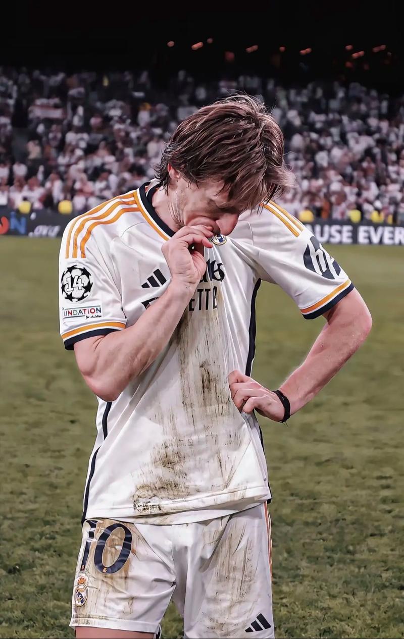 凯恩2025年代表俱乐部和英格兰队打入58球，创职业生涯新高